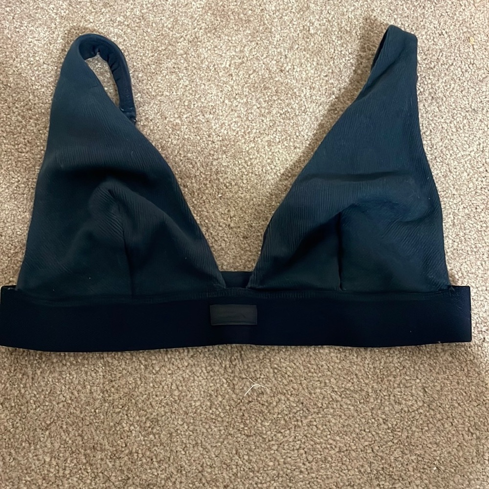 Skims plunge bra